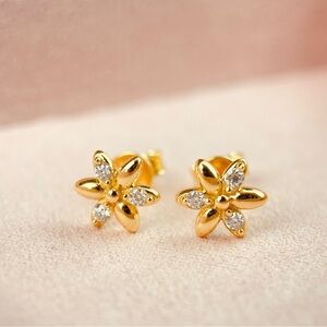 Six Pedals Flower Moissanite Diamond Stud Earrings 14k Plated S925